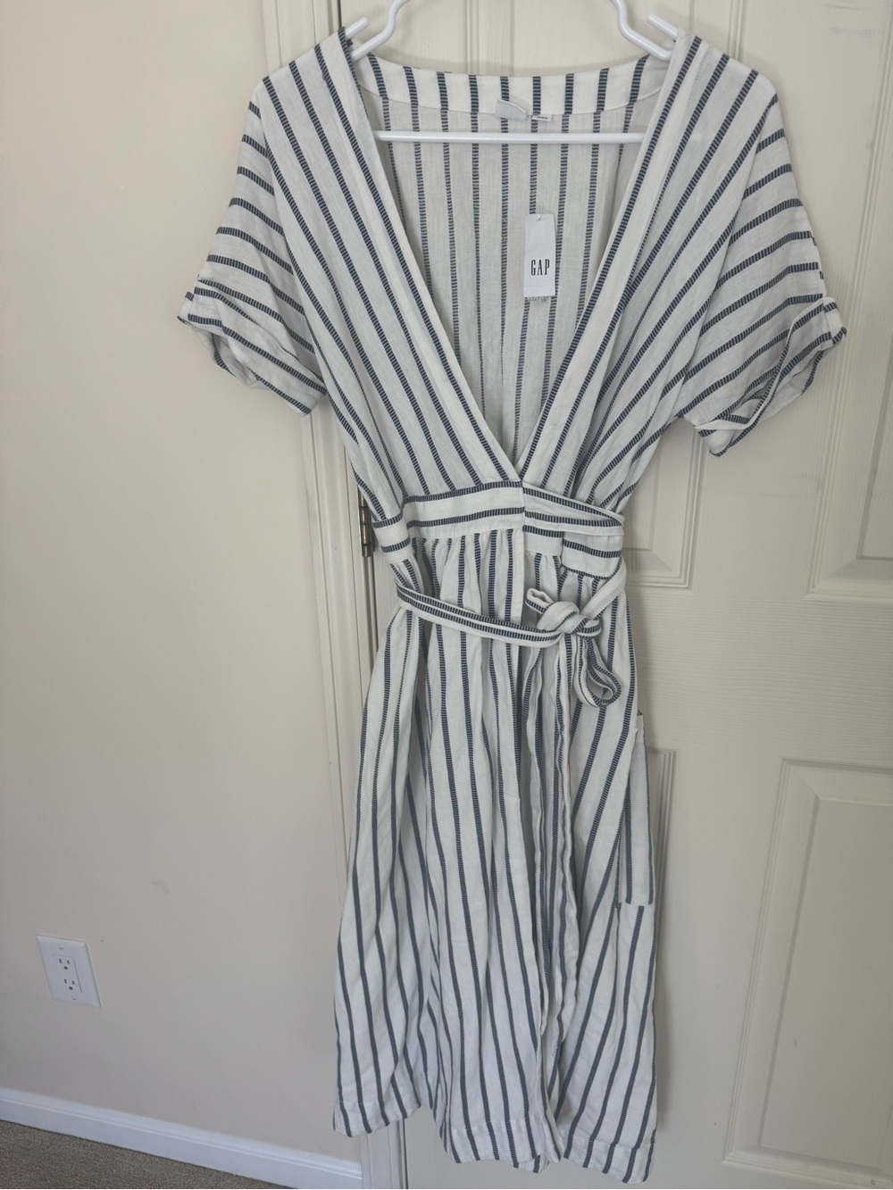 GAP wrap dress NWT White and Navy Striped Tie-Waist Midi Dress (petite)